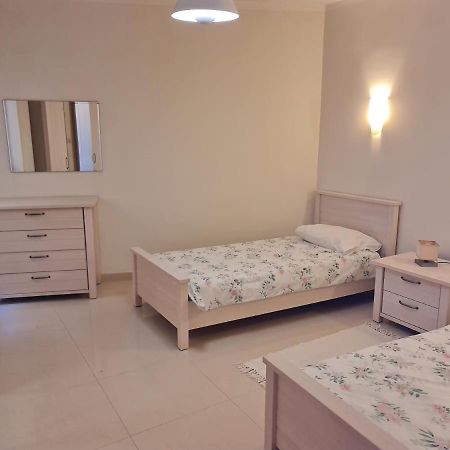 Апартаменты Seabreeze Waterfront Flat Zebbug  Экстерьер фото